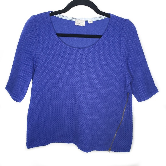 Anthropologie Tops - Anthro Postmark Scoop Neck Textured Zipper Top